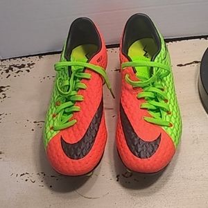 Nike hypervenom youth soccor shoes